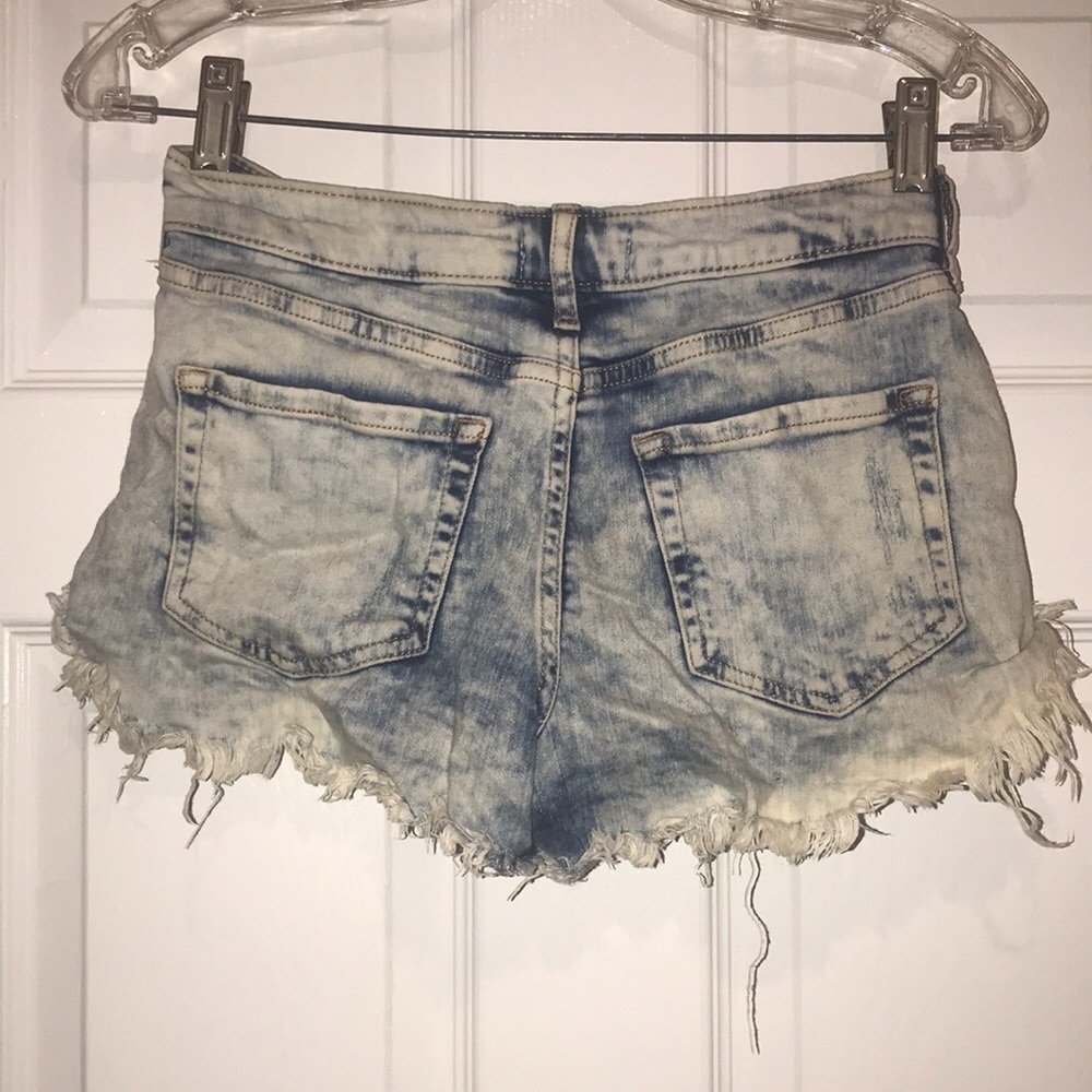 Forever 21 distressed jean shorts